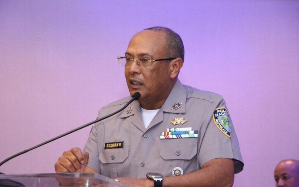 Dirección General PN instruye a sus agentes a nivel nacional para dar apoyo a organizamos de socorro y comunidades ante posible paso de huracán “Beryl”.
