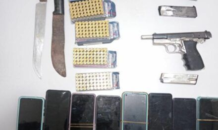 Policía, junto al MP, arrestan en La Vega hombre por posesión ilegal de armas de fuego.