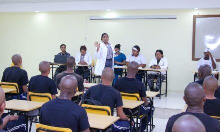 Policía Nacional continúa jornada de vacunación.