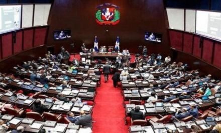 La Cámara de Diputados se ahorraría casi RD$1000 millones si reduce su número