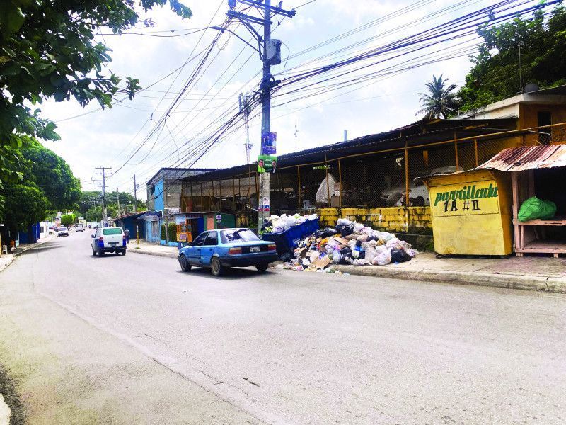 Pantoja vive en medio de la basura, azotado por la delincuencia y la escasez de agua