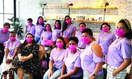 Una fundación que a través de la palabra de Dios trabaja por la mujer