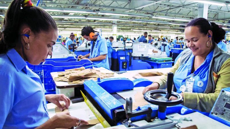 Relación directa de altos ejecutivos de multinacionales con el Gobierno crea situaciones