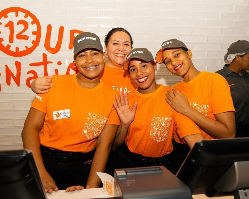 Popeyes abre su tercer restaurante en la Av. Independencia