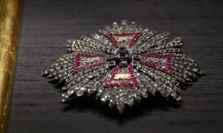 Alemania presenta joyas recuperadas tras espectacular robo