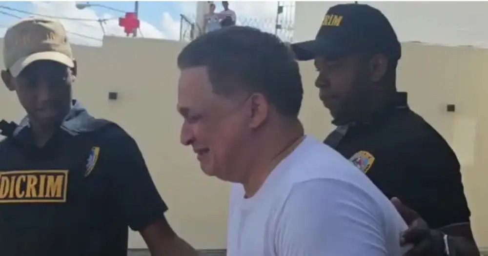 Liberan esposo de mujer que cayó de un edificio junto a su hija