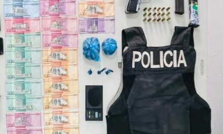 PN y MP ocupan drogas, armas de fuego y chaleco antibalas en San Cristóbal.