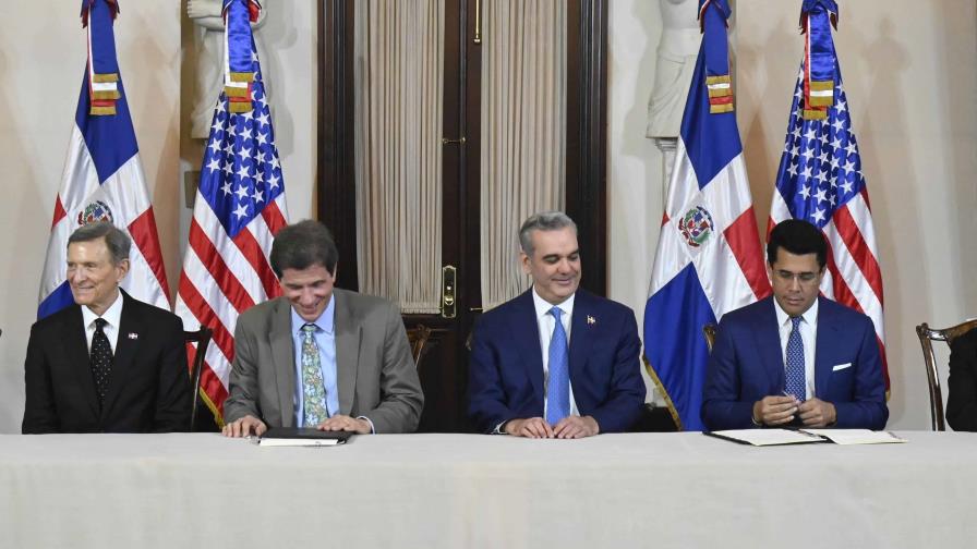 EEUU y RD concretan histórico acuerdo de cielos abiertos