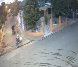 Desconocidos despojan de motocicleta a ciudadano en San Cristóbal