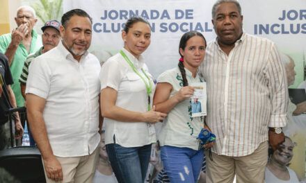 Tony Peña reafirma su compromiso con los más vulnerables durante Jornadas de Inclusión Social en San Cristóbal