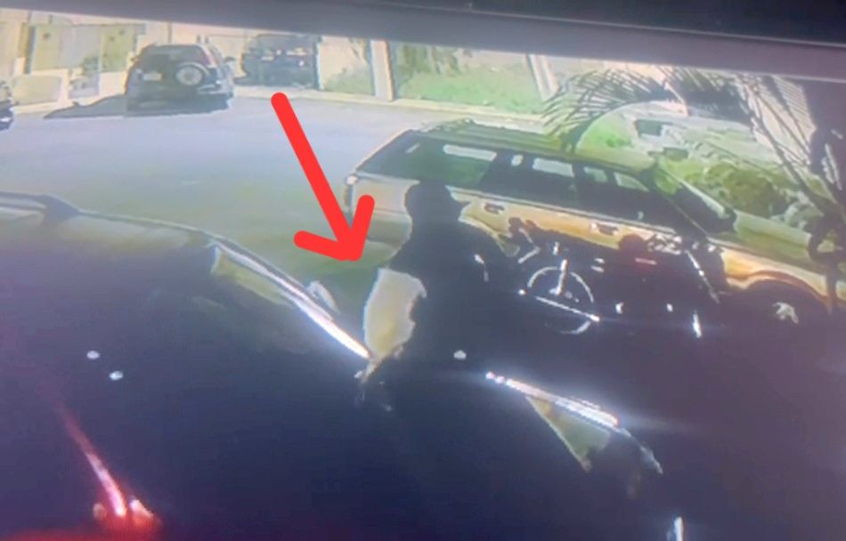 Le queman yipeta a una mujer en residencial de Santiago