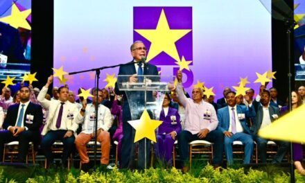 Danilo Medina confirma su decisión de continuar como presidente del PLD