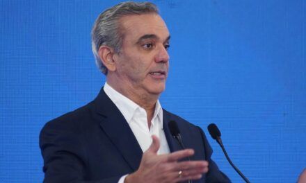 Abinader revela le pedirá a Miriam Germán continuar un tiempo más como titular de PGR