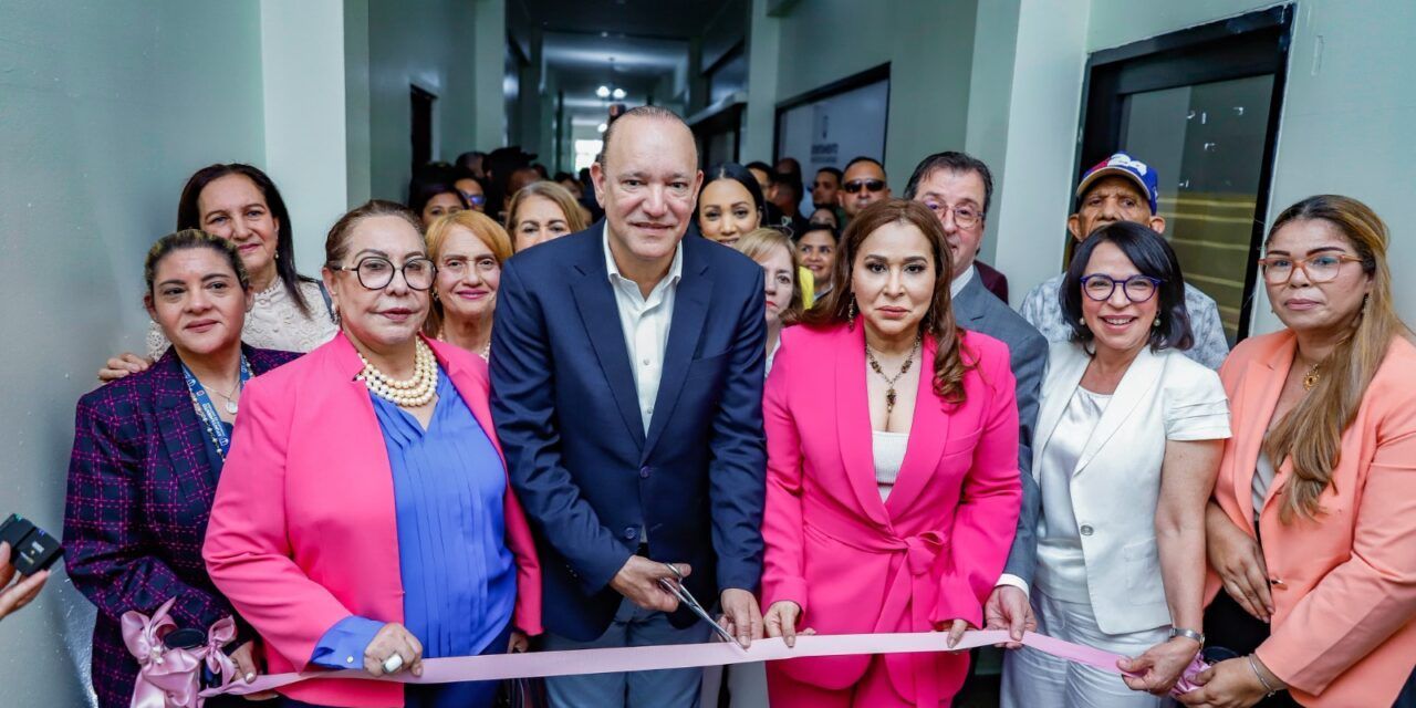 Alcaldía de Santiago reactiva la oficina de la mujer y firma convenio con el Ministerio de la Mujer para fortalecer la igualdad de género