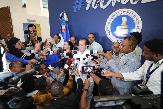 PRM apoya a unanimidad proyecto de reforma constitucional sometido por Abinader