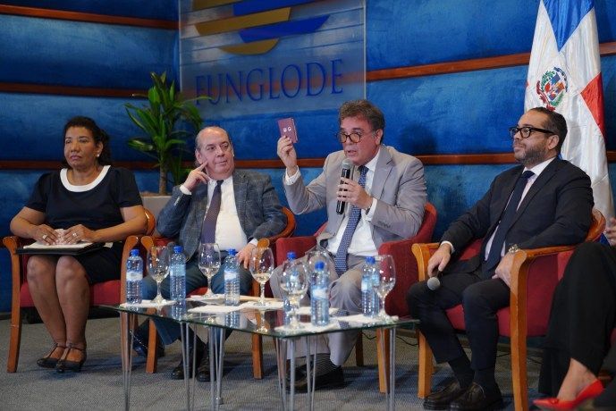 Juristas aseguran que el referéndum aprobatorio es necesario para reforma constitucional