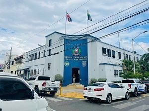 Patrulla Policial apresa en flagrante delito a varios individuos por posesión de drogas y robo en Haina y S.C.