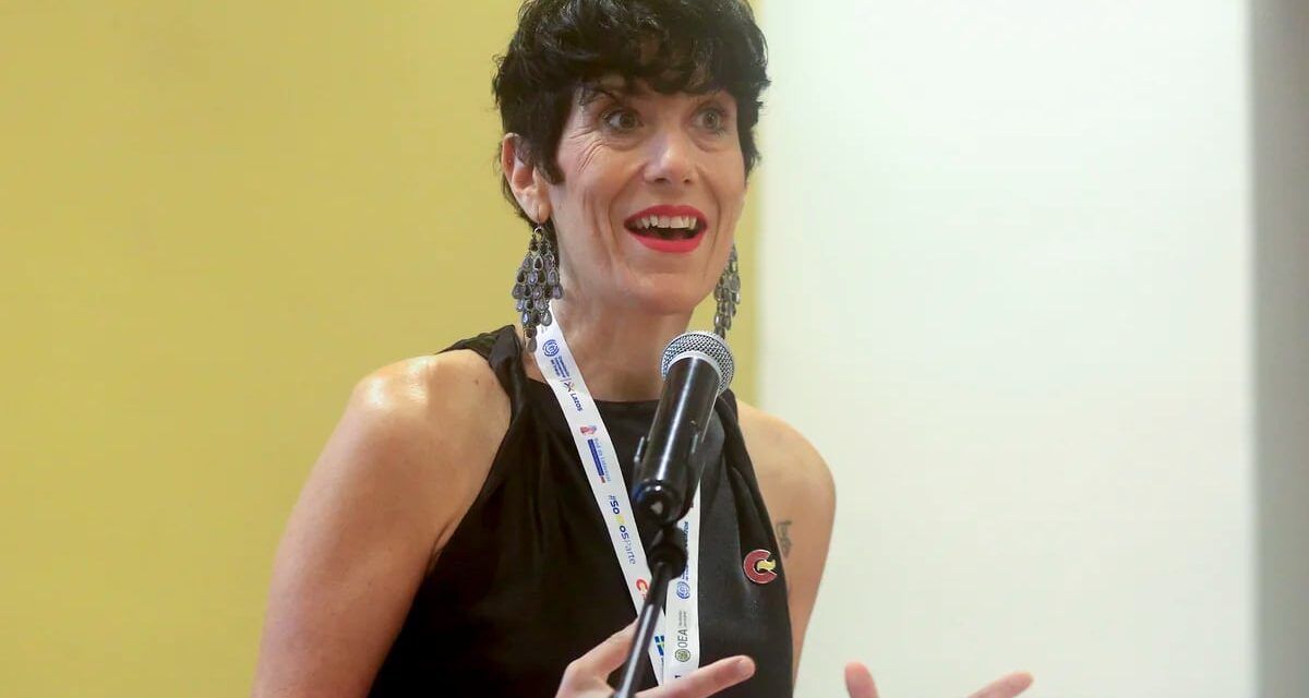 La migración de colombianos a España es un ‘aspecto positivo’, según la ministra de Inclusión, Seguridad Social y Migraciones de España