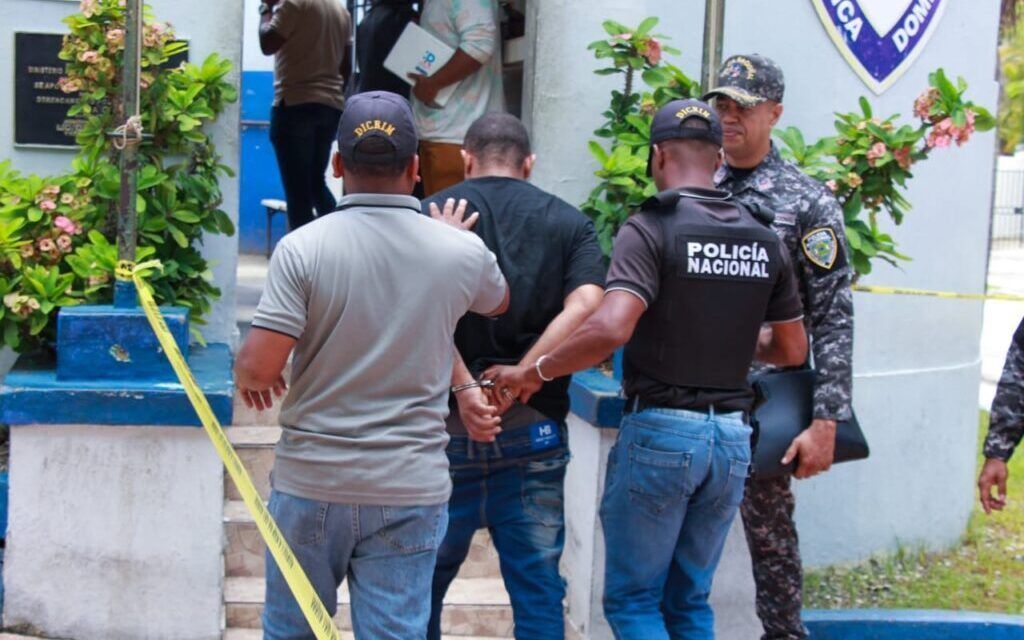 Policía recupera vehículo sustraído a profesor ultimado en el sector El Valiente, de Boca Chica.