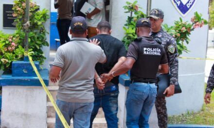Policía recupera vehículo sustraído a profesor ultimado en el sector El Valiente, de Boca Chica.