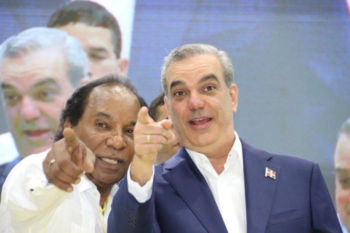 Zorrilla Ozuna sigue fuera del Gobierno, pese a hacer jurar a Abinader que lo nombraría