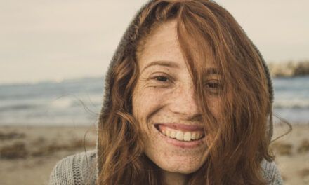 Pecas tatuadas en la cara, la tendencia sigue ganando seguidoras