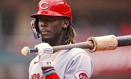 Elly De La Cruz amenaza récord de ponches para un dominicano en una temporada