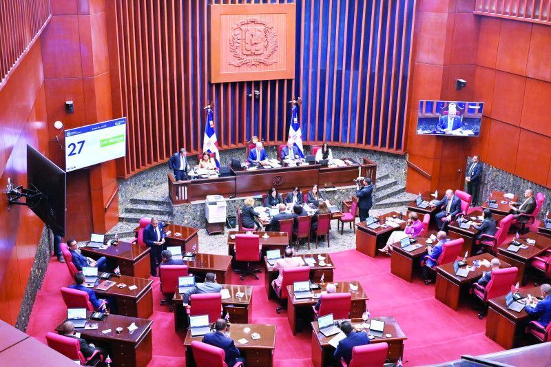 Senado aprueba proyecto reforma a la Constitución