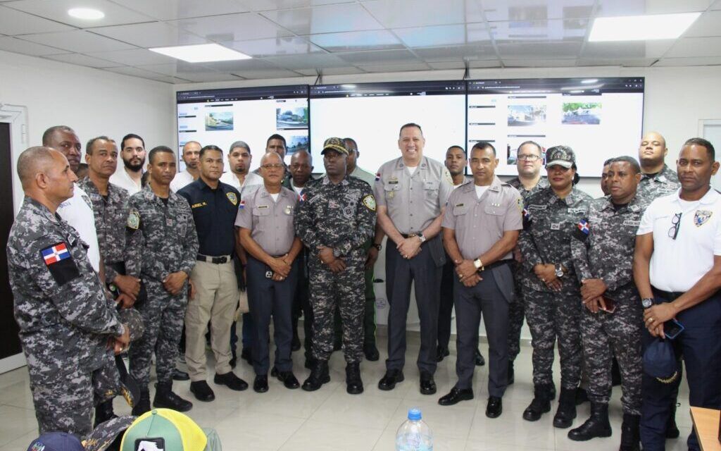 Policía Nacional realiza reunión de trabajo relacionada con el seguimiento del Plan Integral de Seguridad de la Zona Colonial