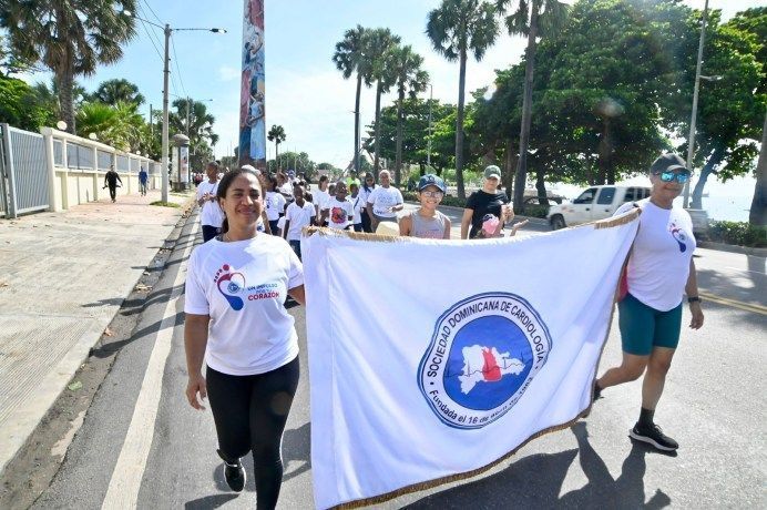 Sodocardio celebra Día Mundial del Corazón con una caminata en el Distrito Nacional