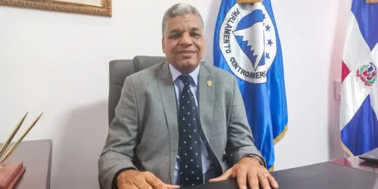 Presidente PARLACEN afirma que la migración ilegal de haitianos presenta un escenario caótico e inhumano