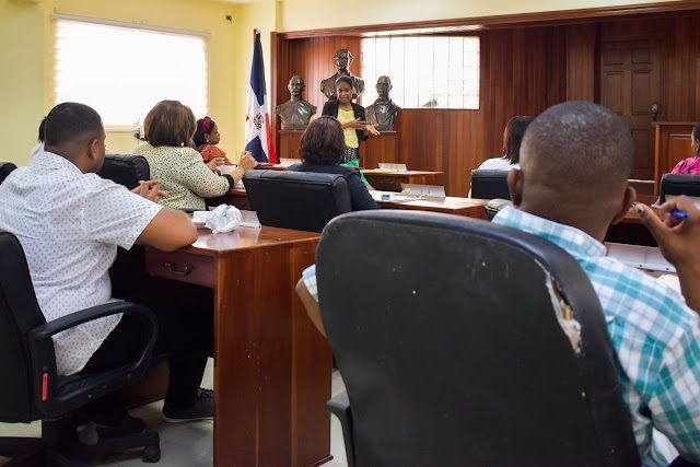 “Manejo Efectivo del Tiempo”, taller impartido por el INAP a empleados del Ayuntamiento de San Cristóbal