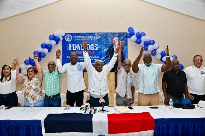 Dirigentes del PRM en SDE llaman a intervenir en supuestas desvinculaciones