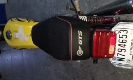 Policía recupera dos motocicletas robadas en Imbert y apresa a dos delincuentes