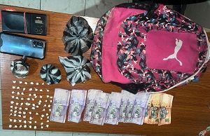 Apresado en flagrante delito supuesto traficante en operativo policial en el sector Canatica, San Cristóbal