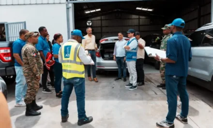 Alcaldía del DN notifica a dueños de negocios que ocupan espacios públicos en Ensanche Quisqueya