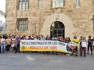Mazón quiere cobrar tasas portuarias al rescate de migrantes en el Mediterráneo