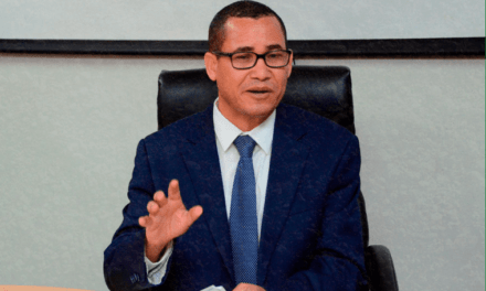 Eddy Olivares dice Miguel Mejía debe sintonizarse con el presidente Abinader