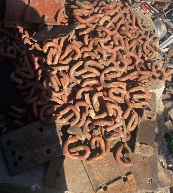 DICRIM captura a dos hombres y recupera piezas robadas de hierro y acero