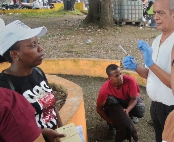 Ministerio de Salud realiza exitosa jornada de vacunación contra la rabia