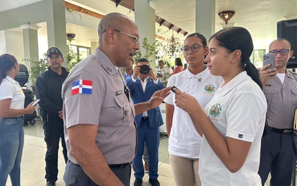 Director General PN destaca proceso de Reforma y Modernización en conversatorio “Dialoguemos de Policía con Policías” en Santiago