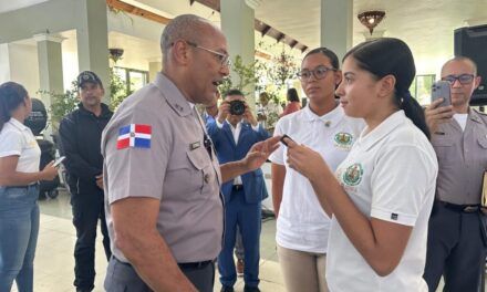 Director General PN destaca proceso de Reforma y Modernización en conversatorio “Dialoguemos de Policía con Policías” en Santiago