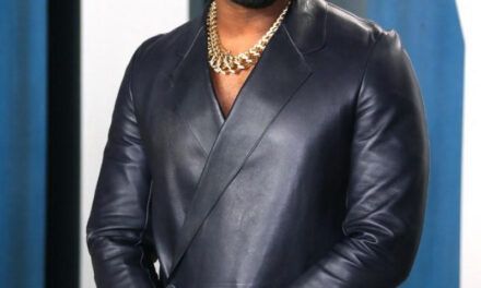 Kanye West es acusado de agresión sexual a su exasistente en un evento de Diddy
