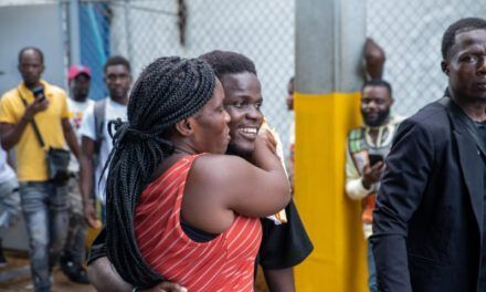 Grupo haitiano bajo detención en Haina por Migración sale libre luego de depuración