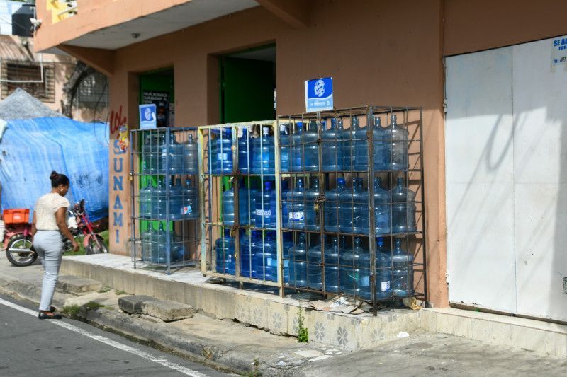 Vendedores de agua en botellones ignoran disposiciones de ProConsumidor