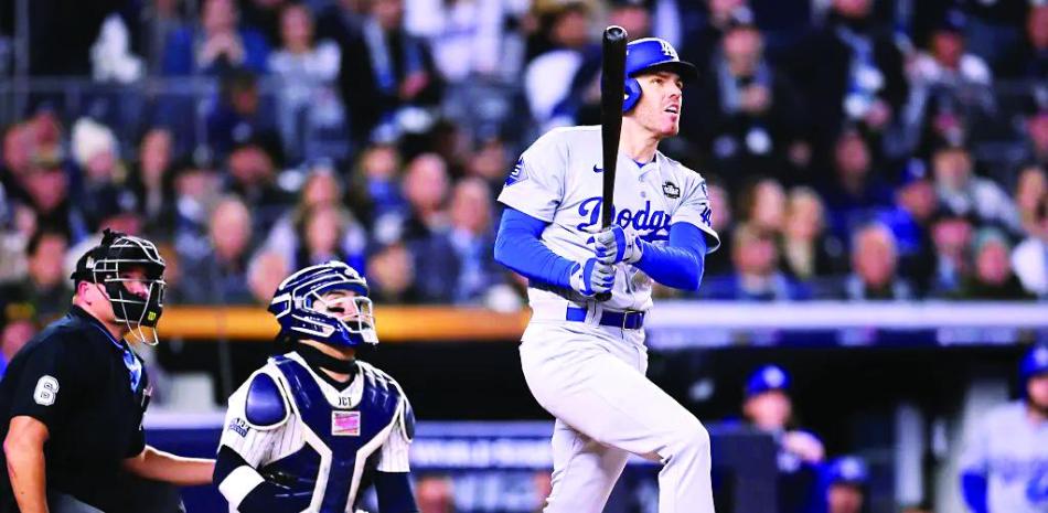 Los Dodgers superan a los Yankees y se acercan a lograr una barrida en la Serie Mundial