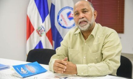 Eduardo Hidalgo agradece a los maestros respaldo ofrecido en elecciones ADP