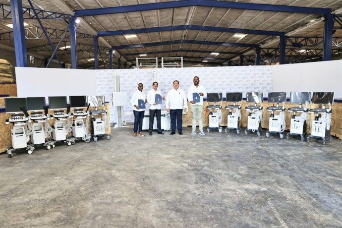 El SNS entrega equipos de diagnósticos valorados en más de RD$26 MM
