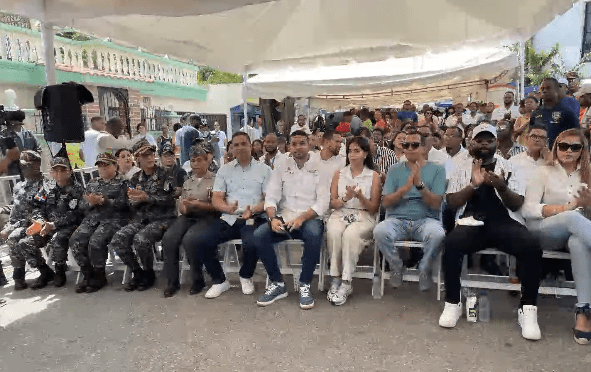 El Director Regional San Cristóbal, Coronel Matías Frías Candelario, participa en jornada de inclusión juvenil #JuventudConBdeBarrio en Haina, organizada por el Ministerio de la Juventud