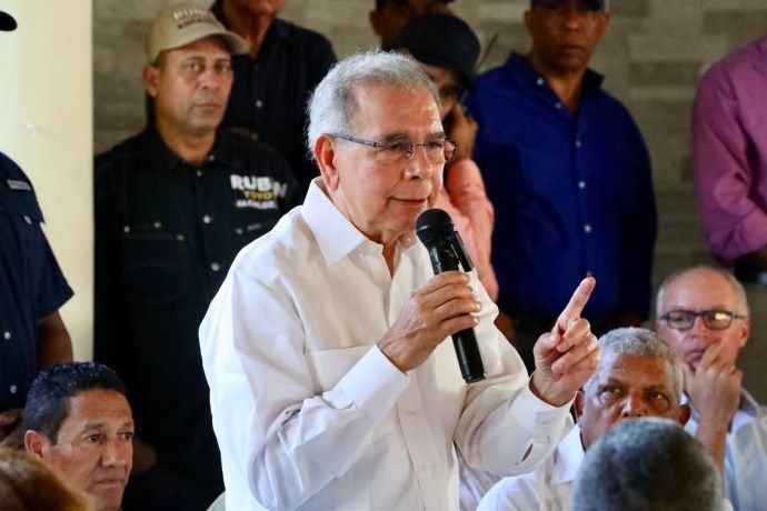 Danilo Medina considera deben elegir miembros de JCE en base a méritos profesionales y personales